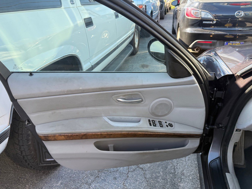 2006 BMW 3 Series Image 9