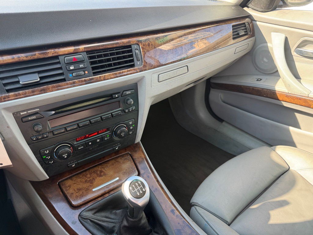 2006 BMW 3 Series Image 23