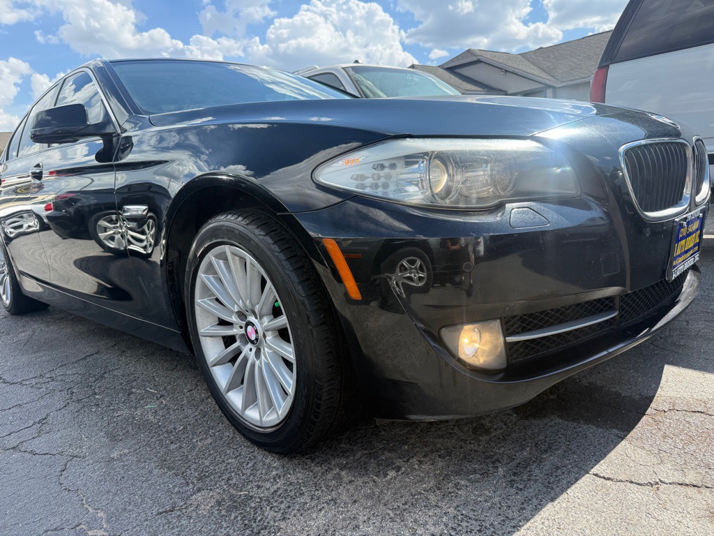 2011 BMW 5 Series Image 5
