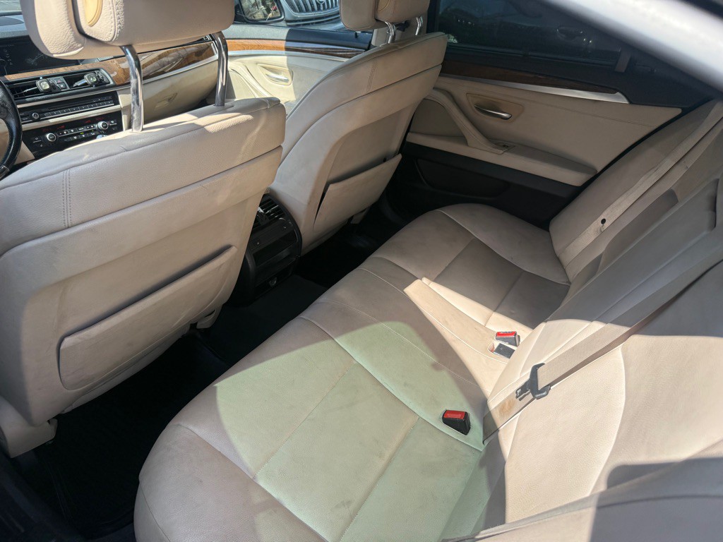 2011 BMW 5 Series Image 8