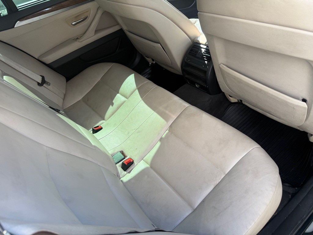 2011 BMW 5 Series Image 12