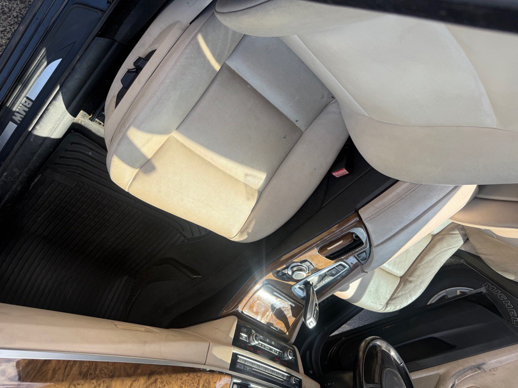 2011 BMW 5 Series Image 13