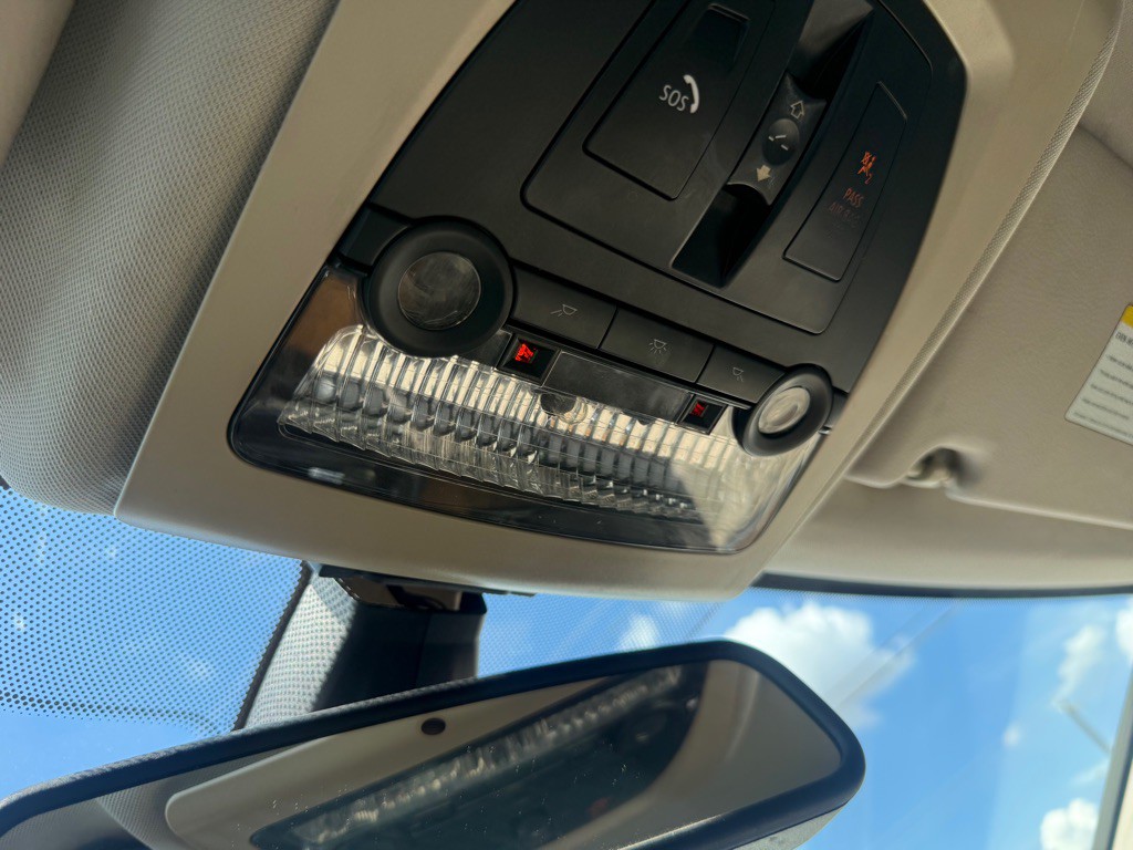 2011 BMW 5 Series Image 24