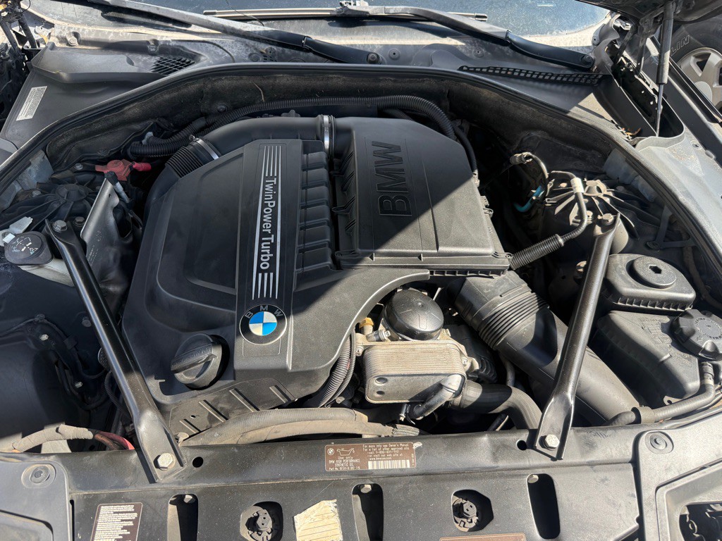 2011 BMW 5 Series Image 25