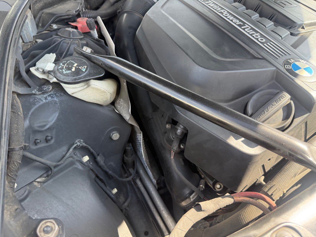 2011 BMW 5 Series Image 28