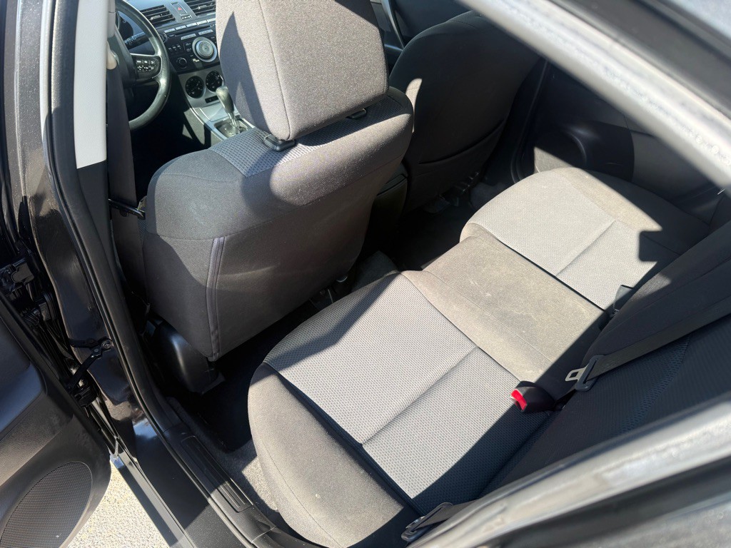 2010 Mazda Mazda3 Image 8