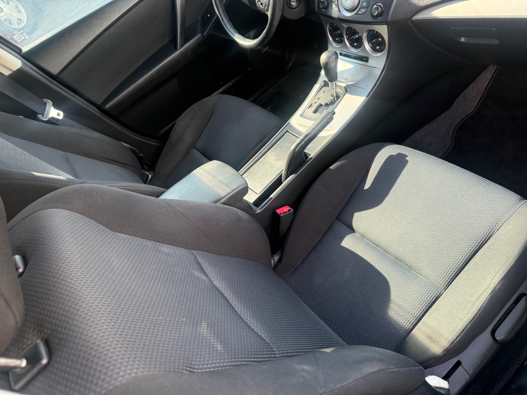 2010 Mazda Mazda3 Image 10