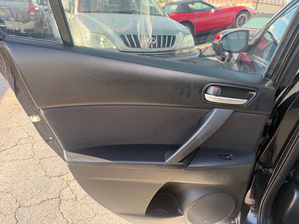 2010 Mazda Mazda3 Image 13