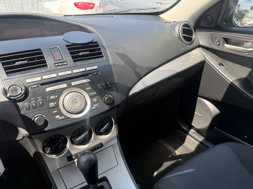 2010 Mazda Mazda3 Image 19