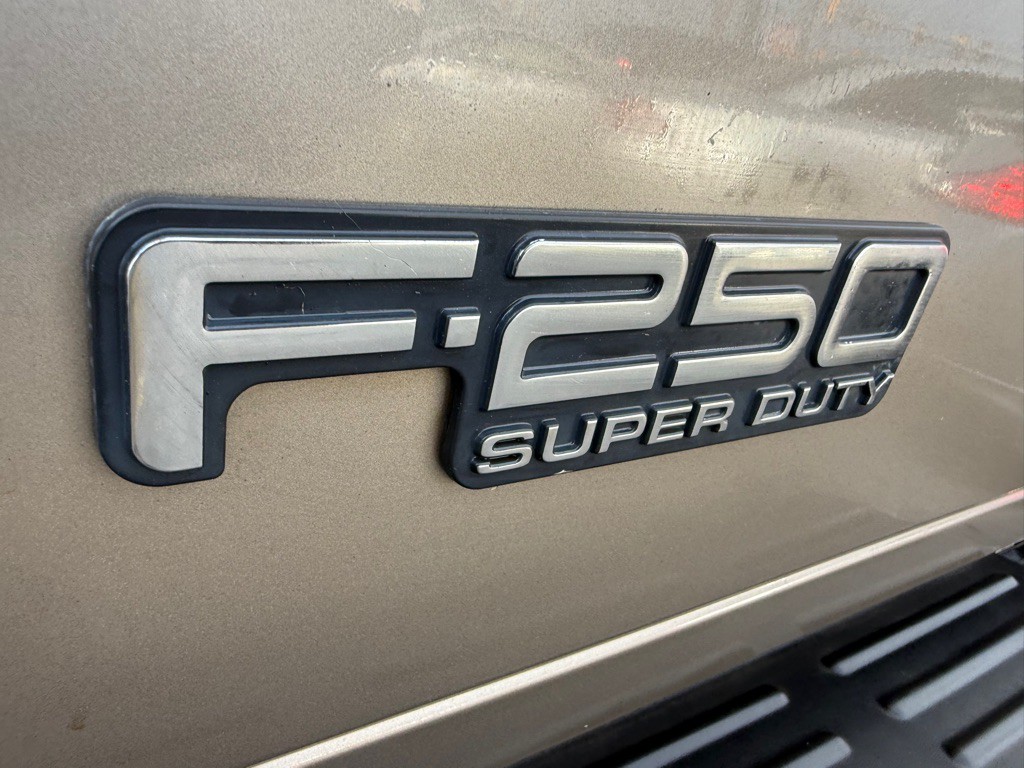 2002 Ford F-250 Image 11