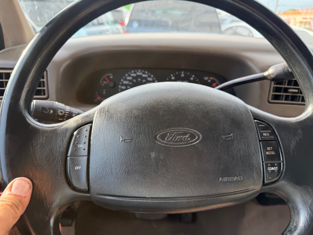 2002 Ford F-250 Image 27