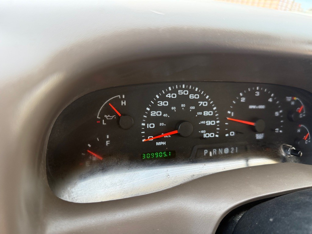 2002 Ford F-250 Image 29