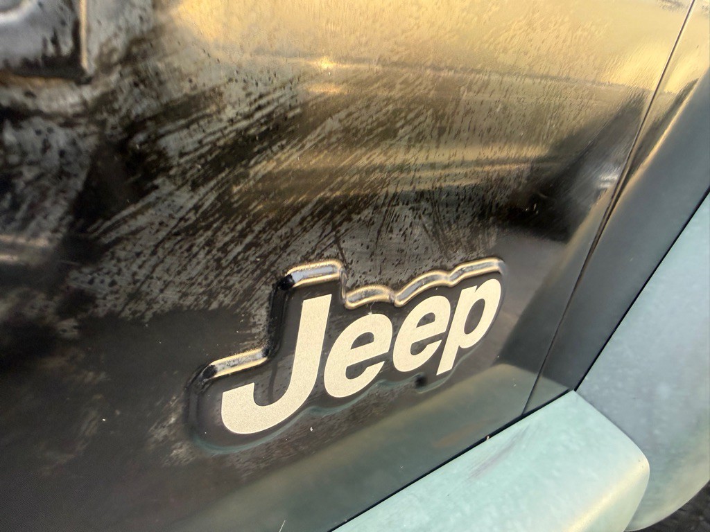1999 Jeep Wrangler Image 9