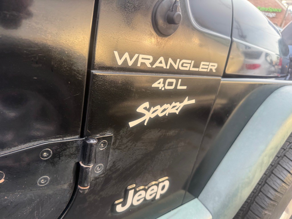 1999 Jeep Wrangler Image 10
