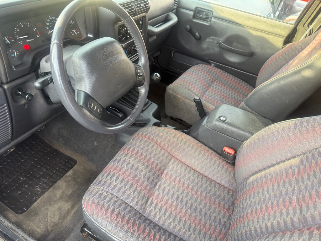 1999 Jeep Wrangler Image 13