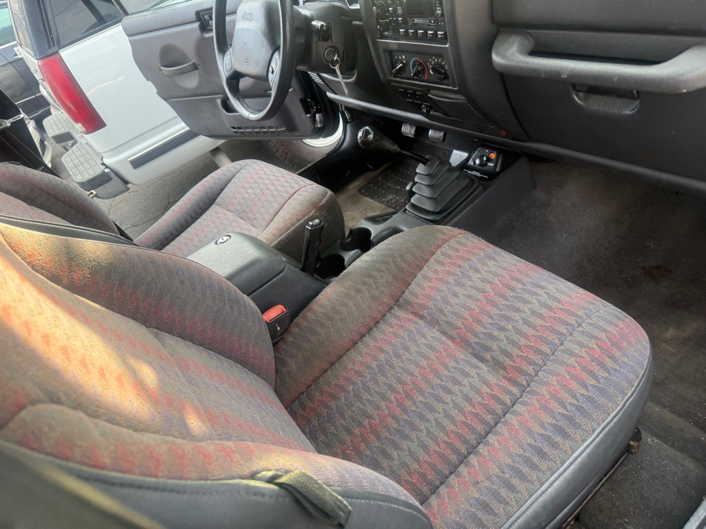 1999 Jeep Wrangler Image 19