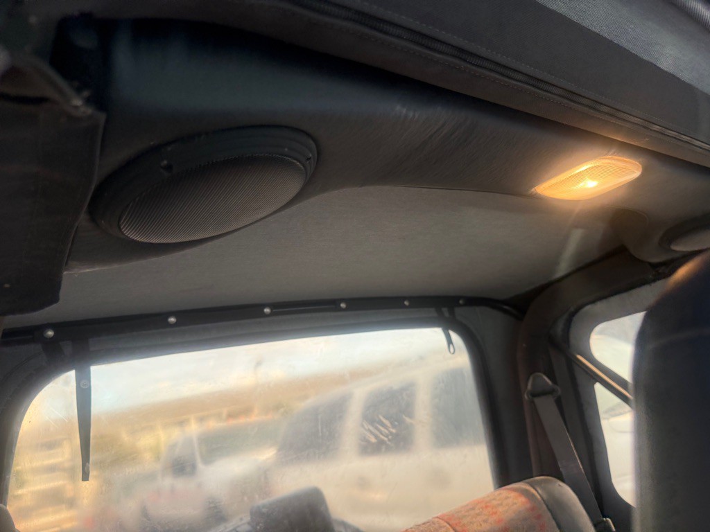 1999 Jeep Wrangler Image 20