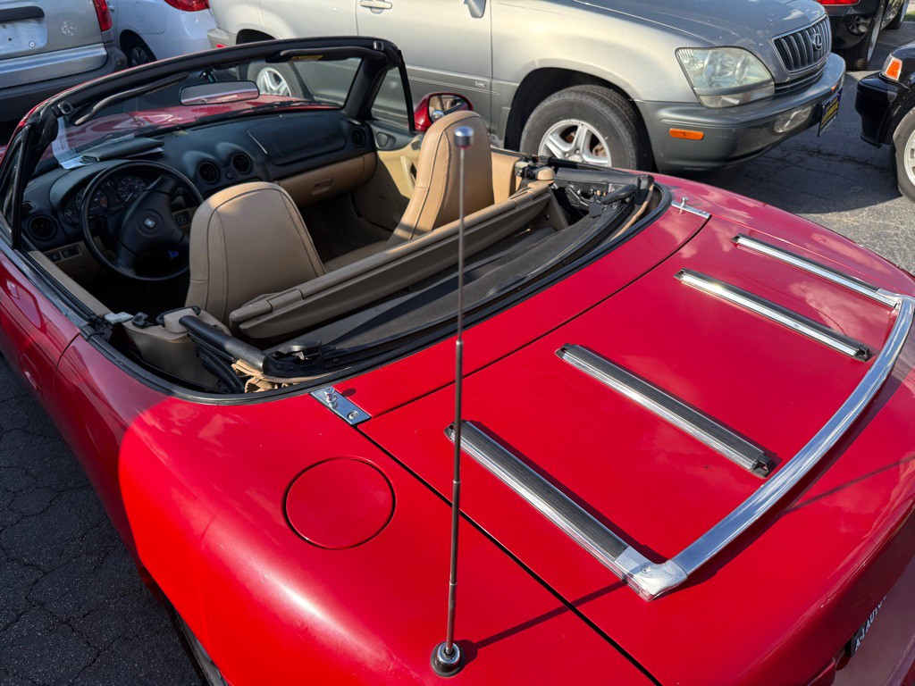 1999 Mazda MX-5 Miata Image 13