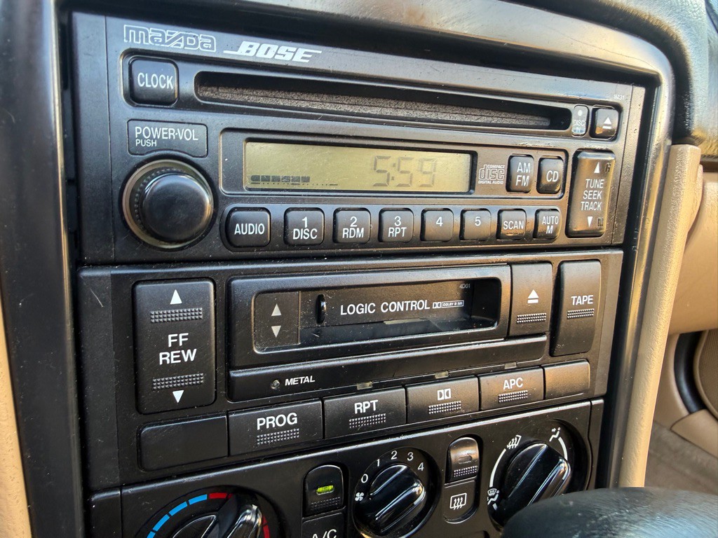 1999 Mazda MX-5 Miata Image 29