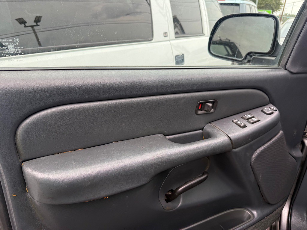 2002 GMC Sierra Image 8