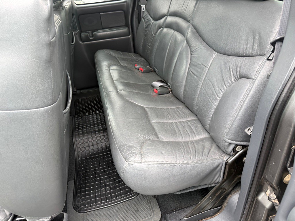 2002 GMC Sierra Image 9