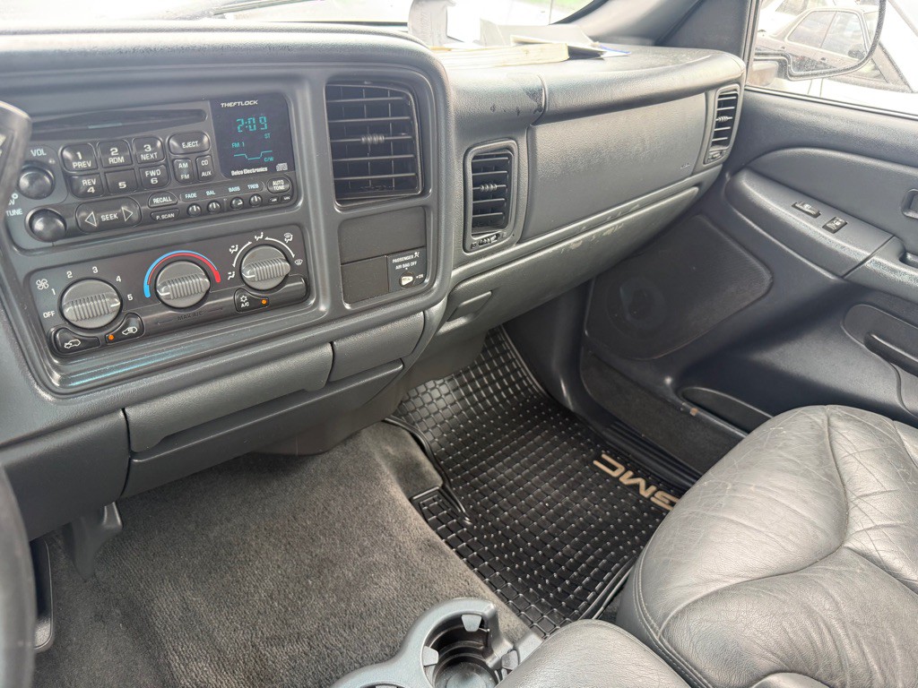 2002 GMC Sierra Image 23