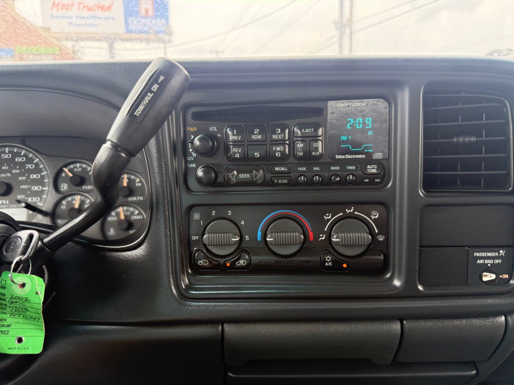 2002 GMC Sierra Image 24