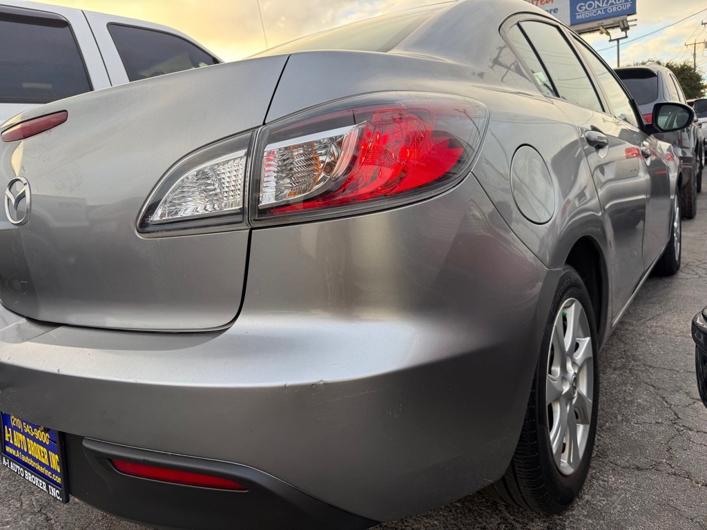 2010 Mazda Mazda3 Image 4