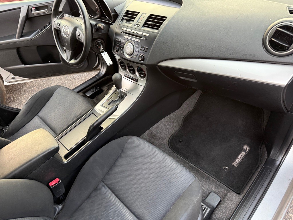 2010 Mazda Mazda3 Image 15