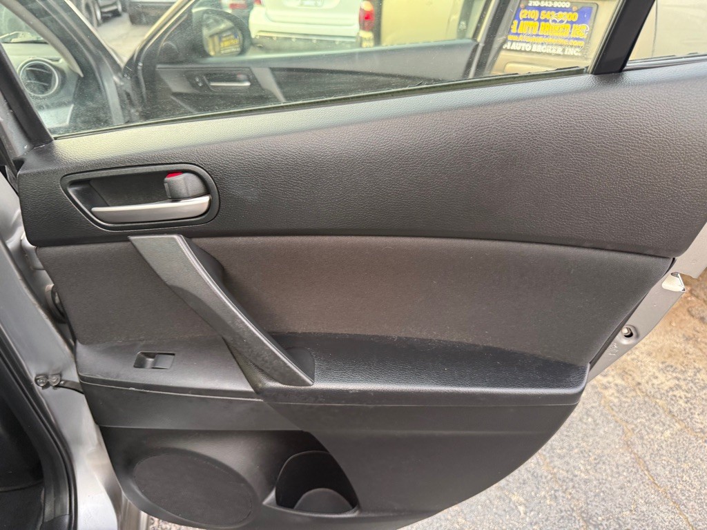 2010 Mazda Mazda3 Image 19