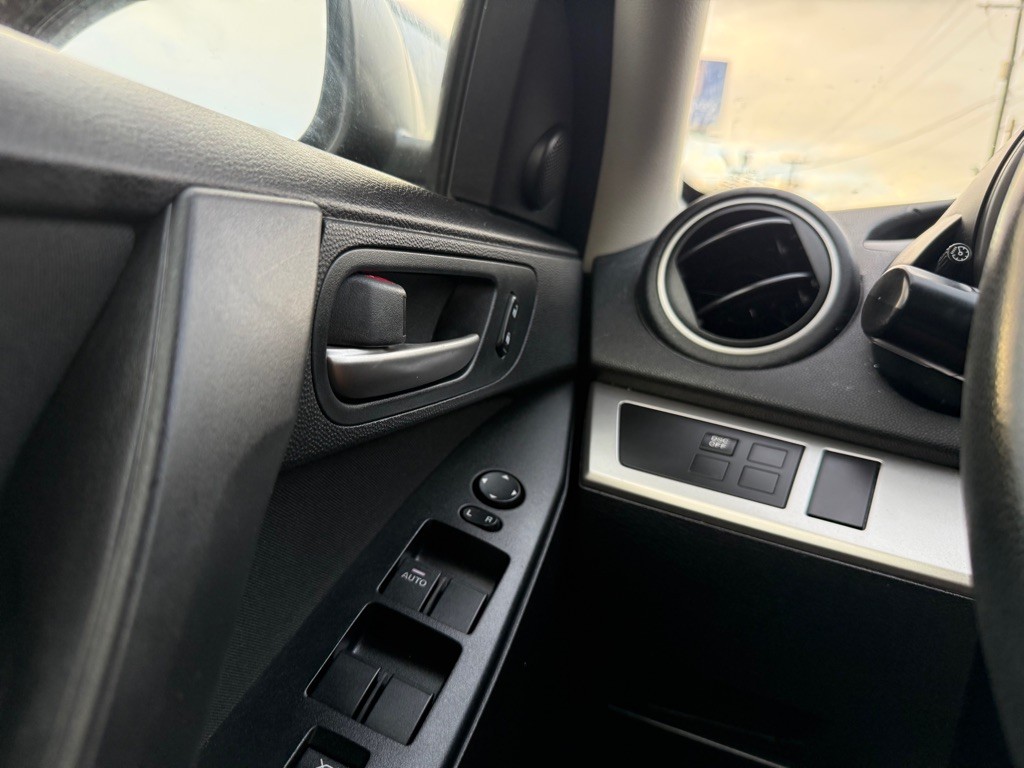 2010 Mazda Mazda3 Image 32
