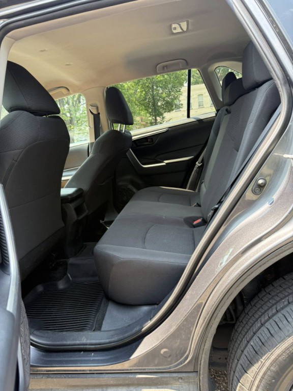 2019 Toyota Rav4 Image 9