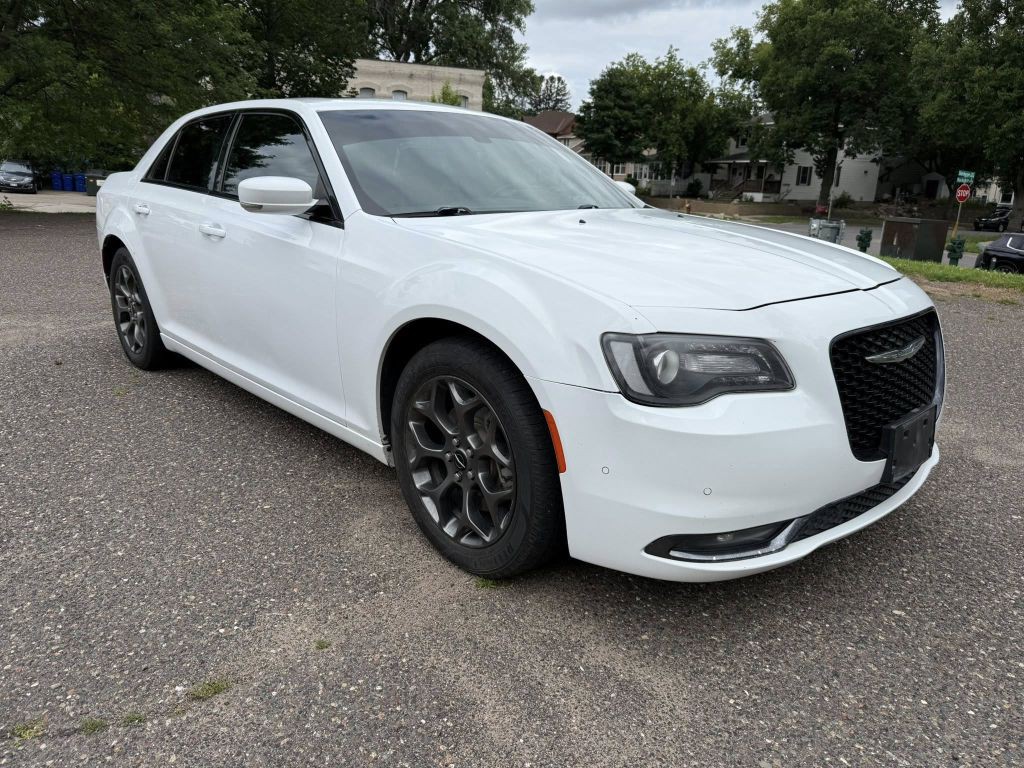 2016 Chrysler 300 Image 5