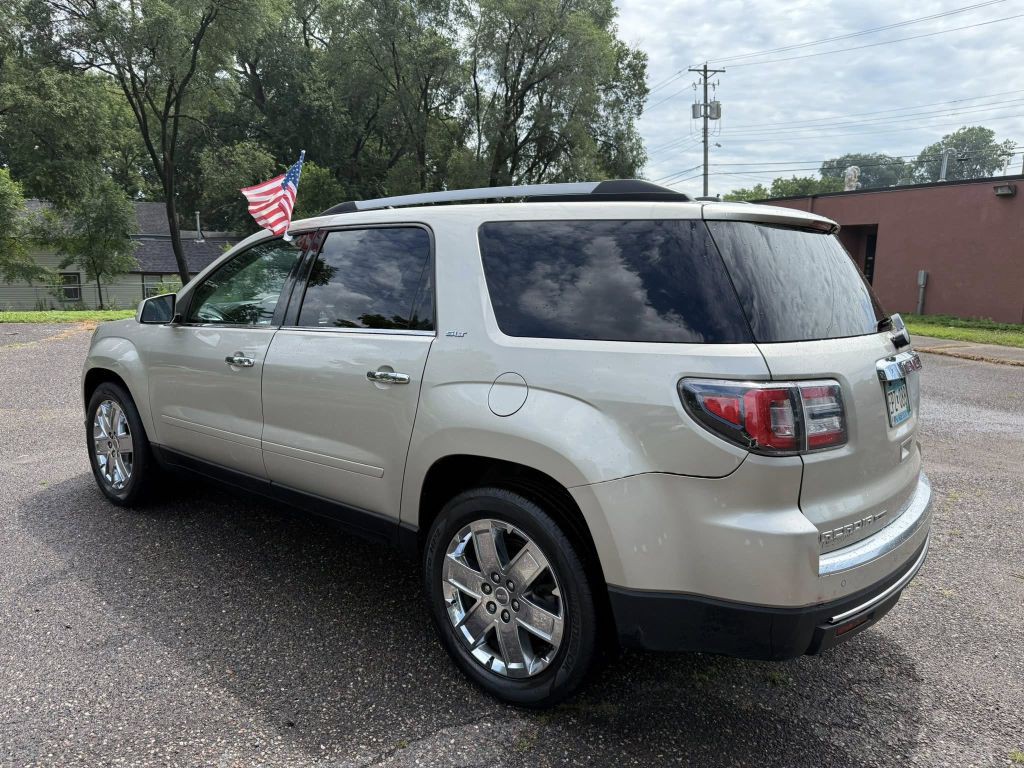 2017 GMC Acadia Image 4