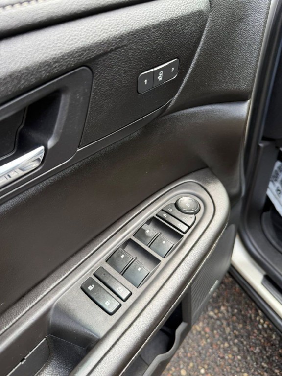 2017 GMC Acadia Image 11