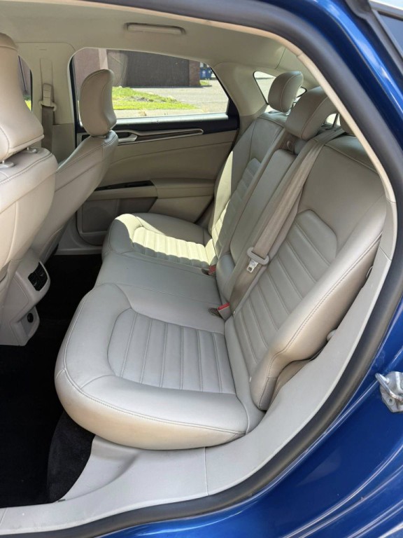 2017 Ford Fusion Image 10