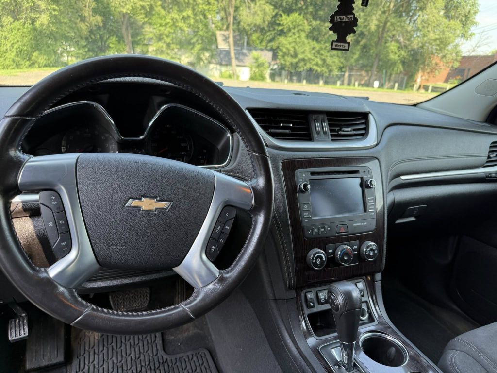 2017 Chevrolet Traverse Image 8