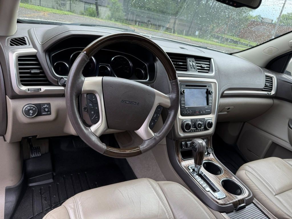 2015 GMC Acadia Image 8