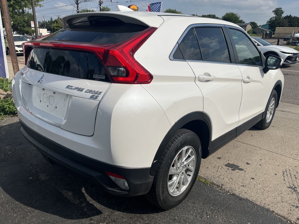 2019 Mitsubishi Eclipse Image 7