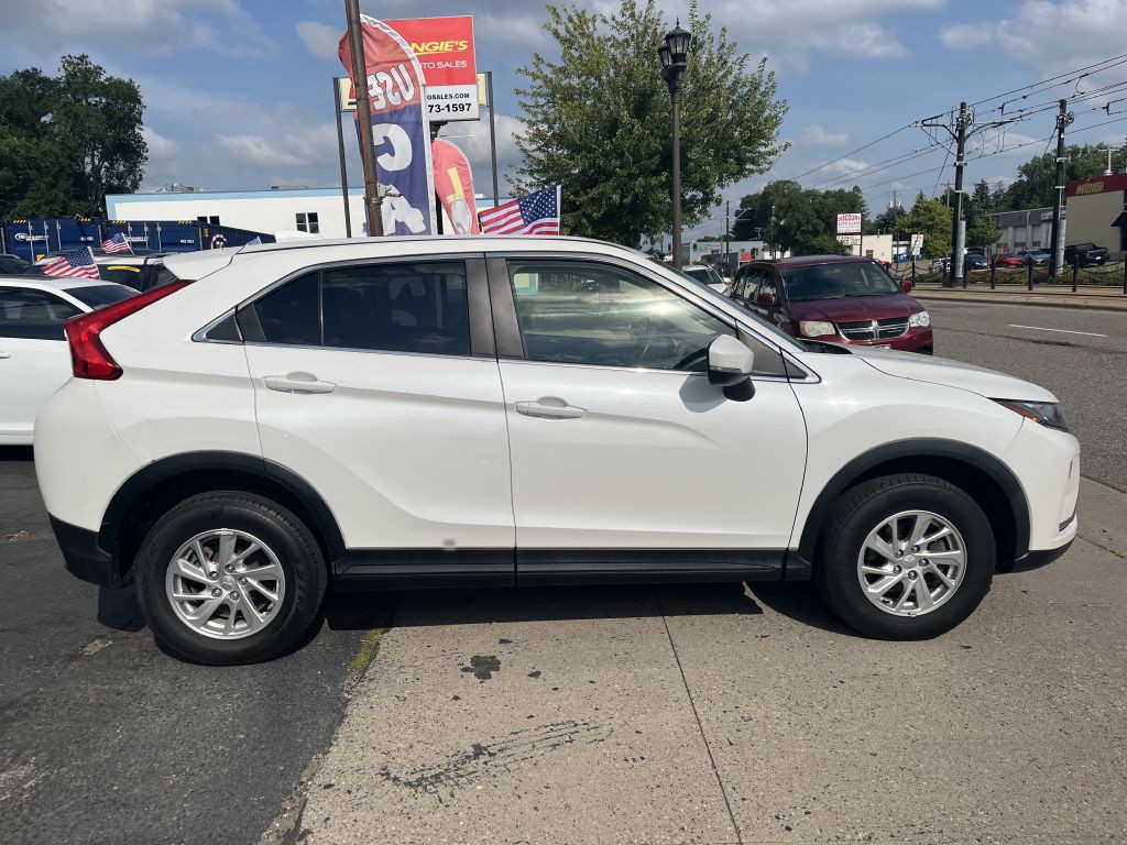2019 Mitsubishi Eclipse Image 2