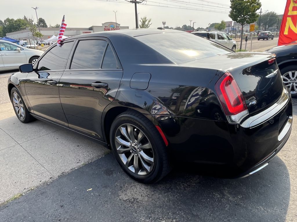 2014 Chrysler 300 Image 5