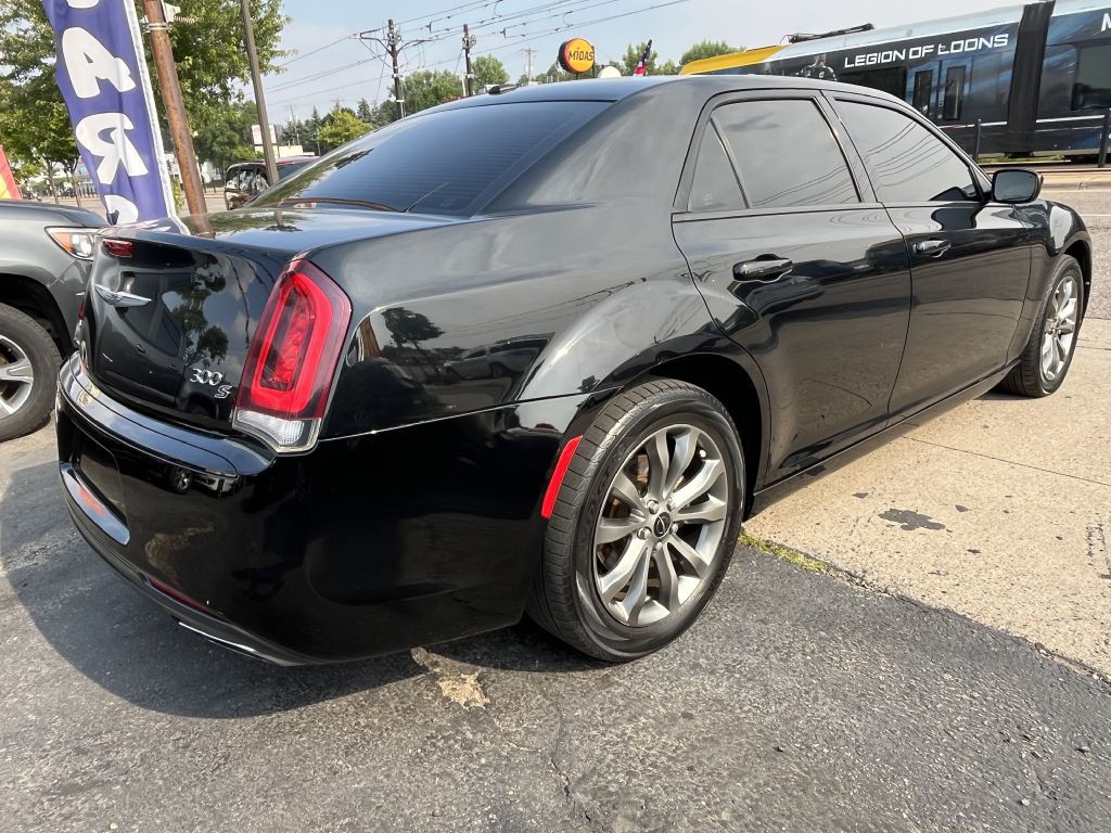2014 Chrysler 300 Image 7