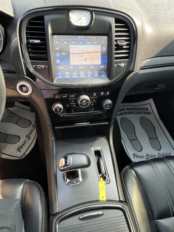 2014 Chrysler 300 Image 15