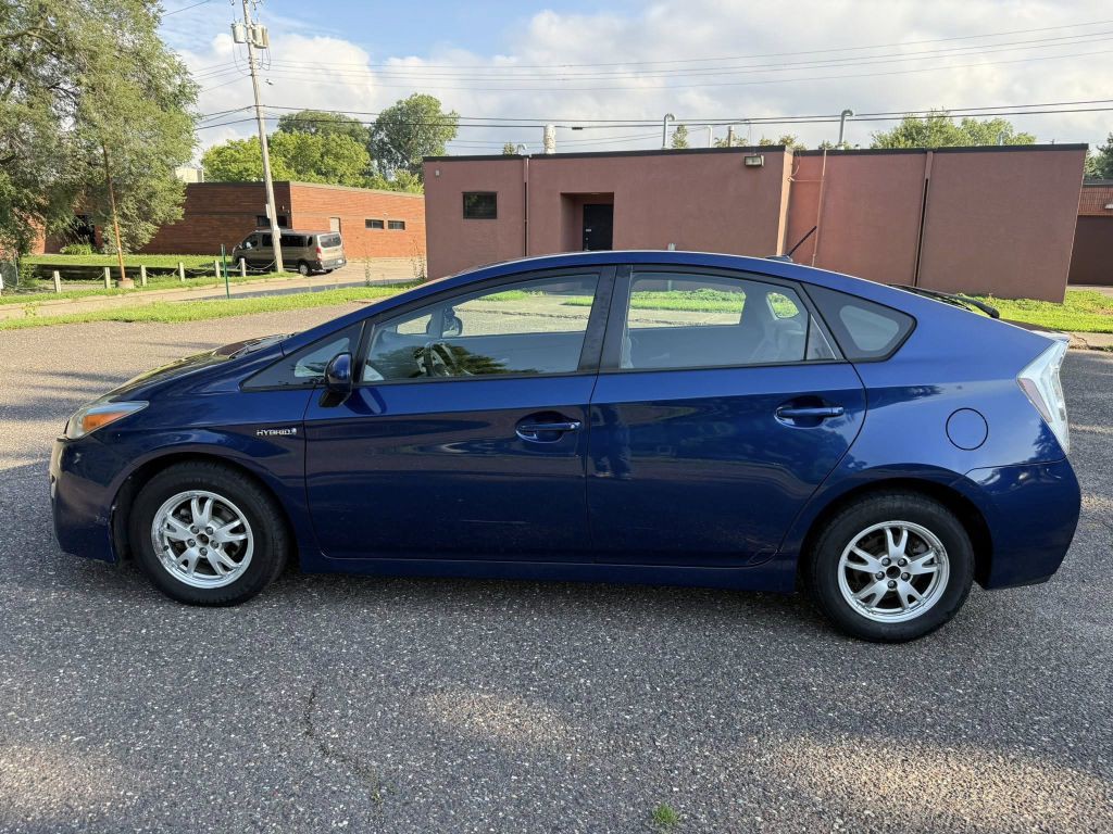 2010 Toyota Prius Image 2