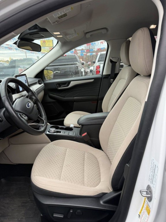 2022 Ford Escape Image 9
