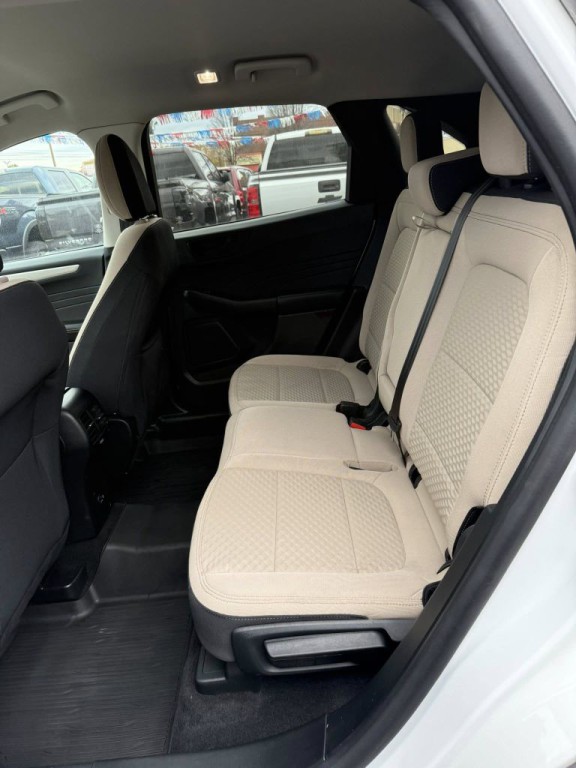 2022 Ford Escape Image 10