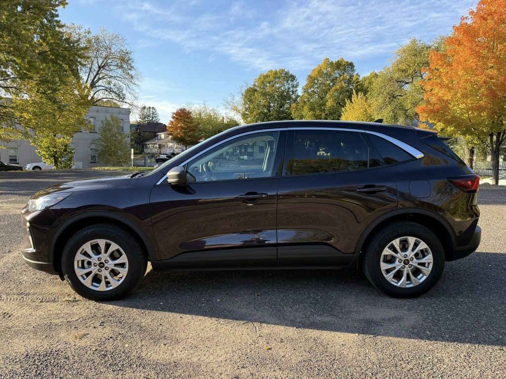 2023 Ford Escape Image 3