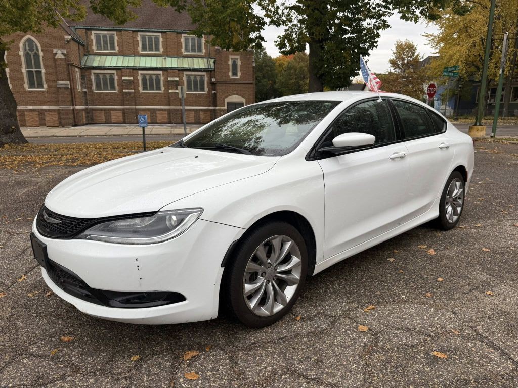 2015 Chrysler 200 Image 1