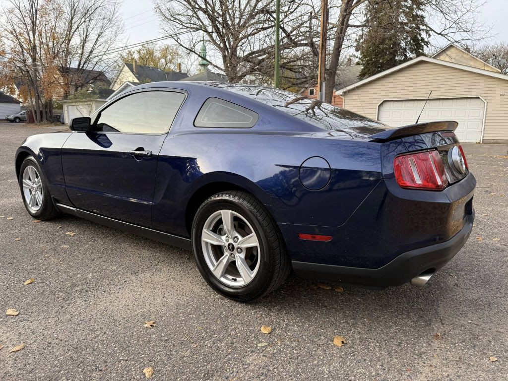 2011 Ford Mustang Image 4