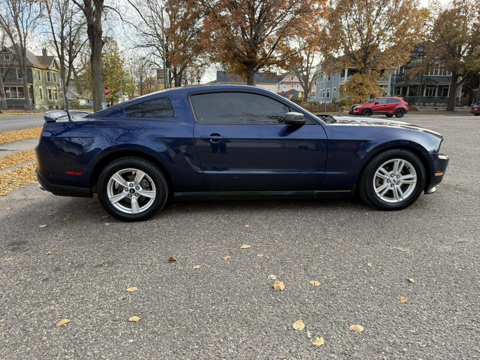 2011 Ford Mustang Image 6